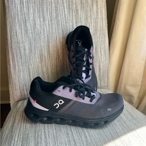 On Cloudrunner, Women’s Size 9, Color: Iron/ Black